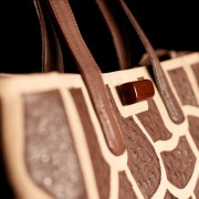 Damentasche aus Velourleder